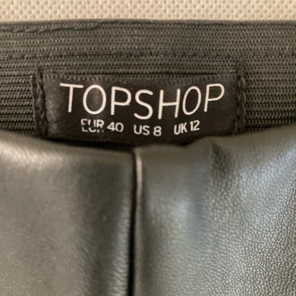 New “Top Shop” Women’s Black Faux Leather Ankle Styled Leggings with Ruffle Hem - Picture 4 of 6